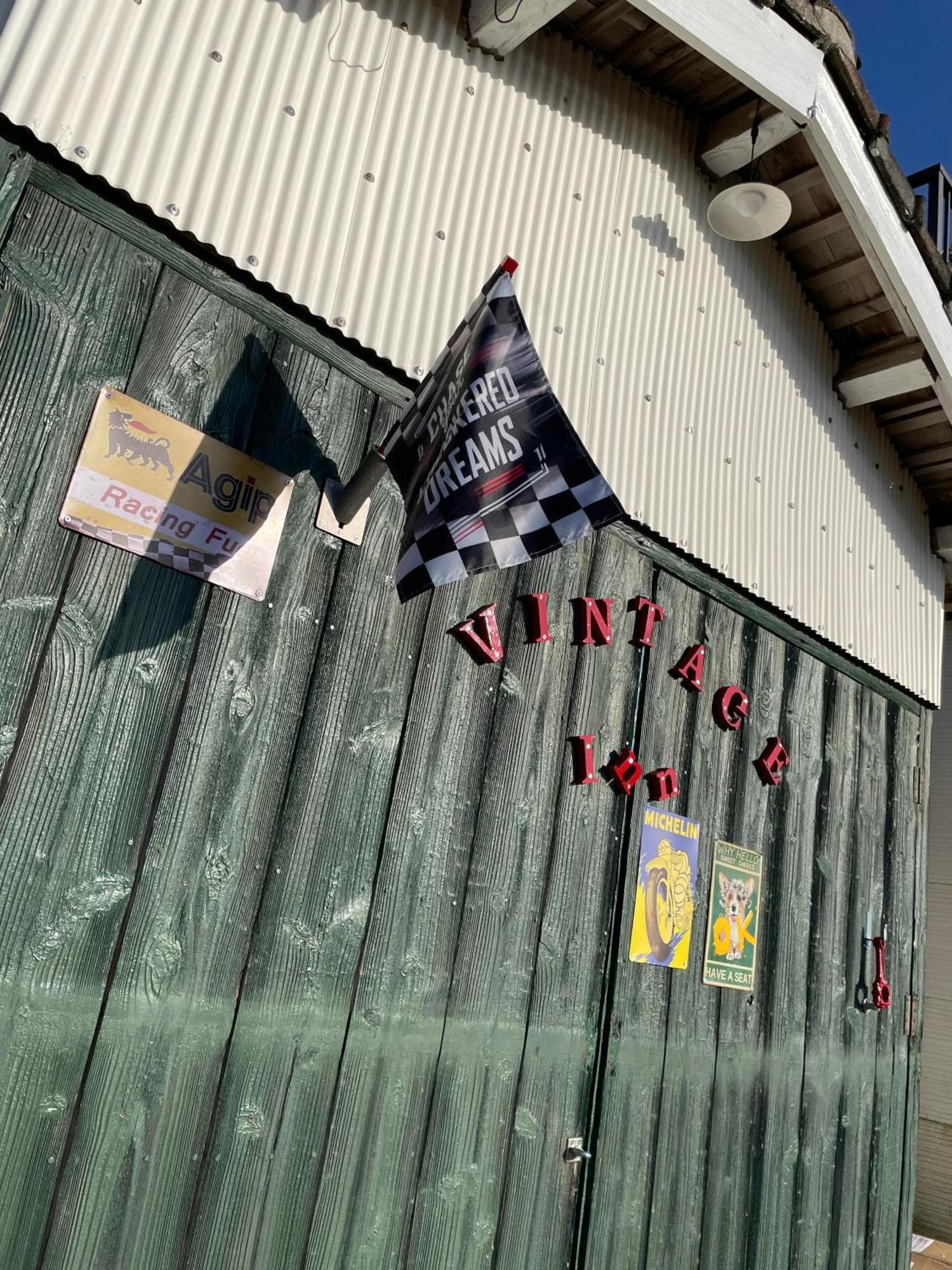 ライダーズハウス薩摩ヴィンテージインビーチフロント Minamiosumi المظهر الخارجي الصورة